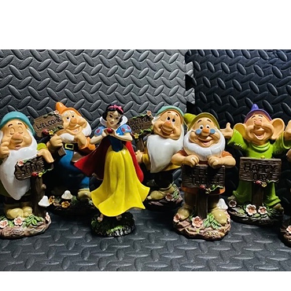 Disney Art Nib Snow White The 7 Dwarfs Garden Statues Poshmark